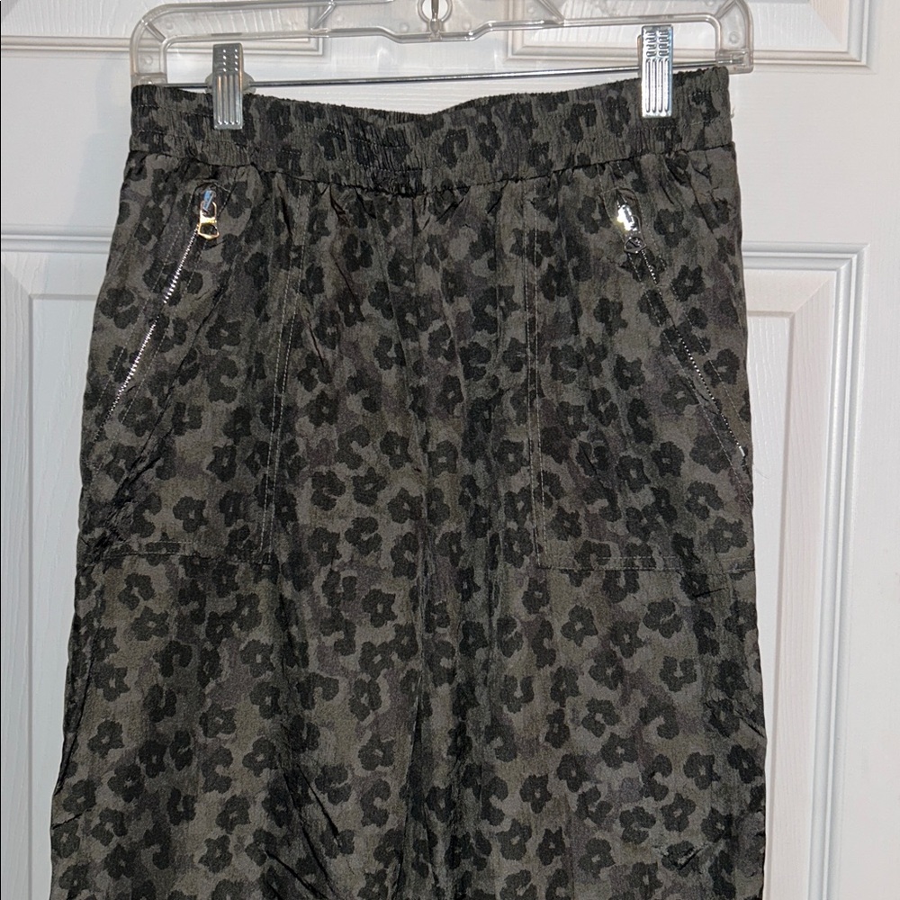 Varley Beckett Camo Joggers - Picture 5 of 15